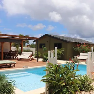 Woodz Bonaire , Playa Bonaire, Sint Eustatius en Saba